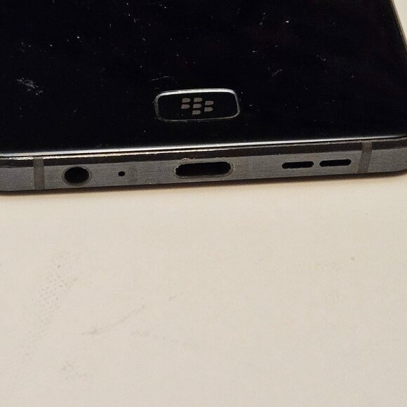 BlackBerry Motion – 32GB – Android 8.1.0 - Picture 8 of 15